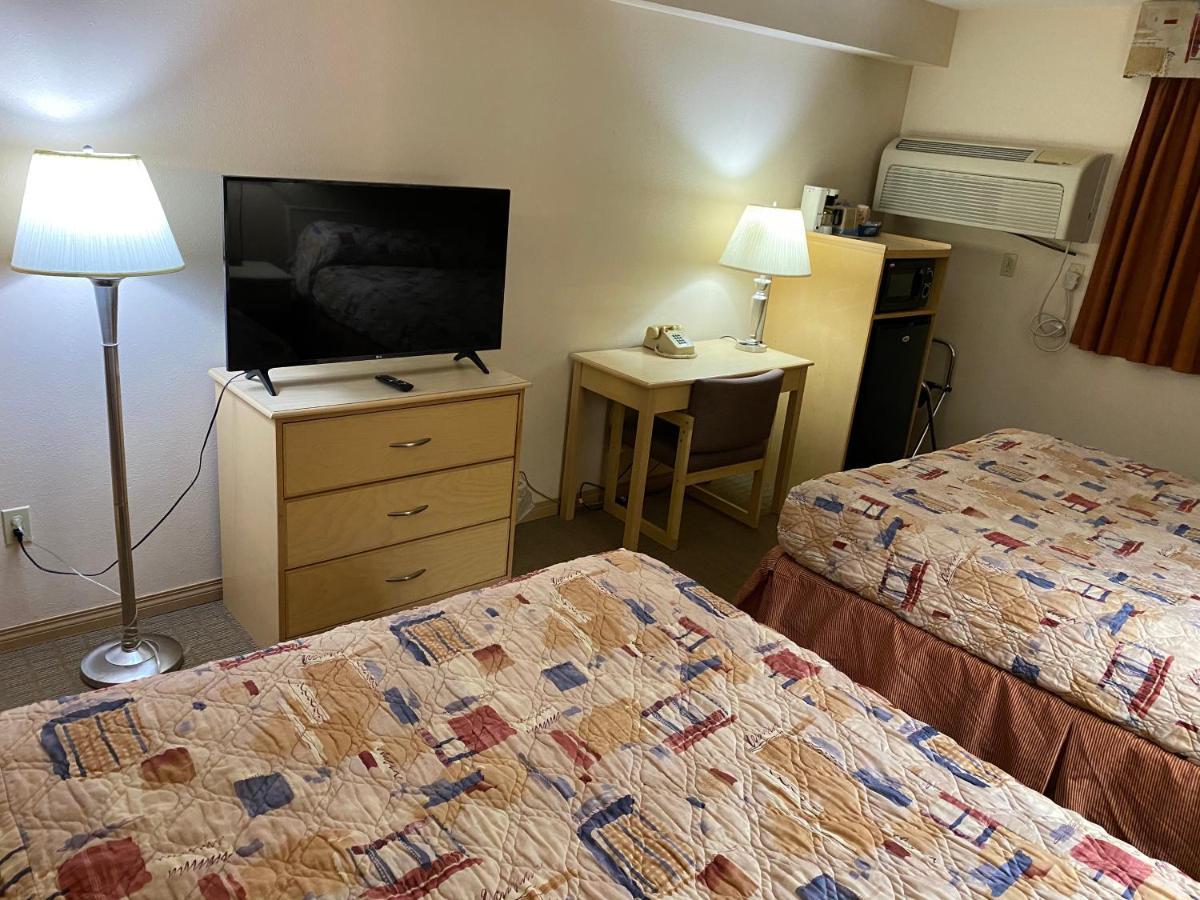נורת' בטלפורד Lone Star Hotel מראה חיצוני תמונה