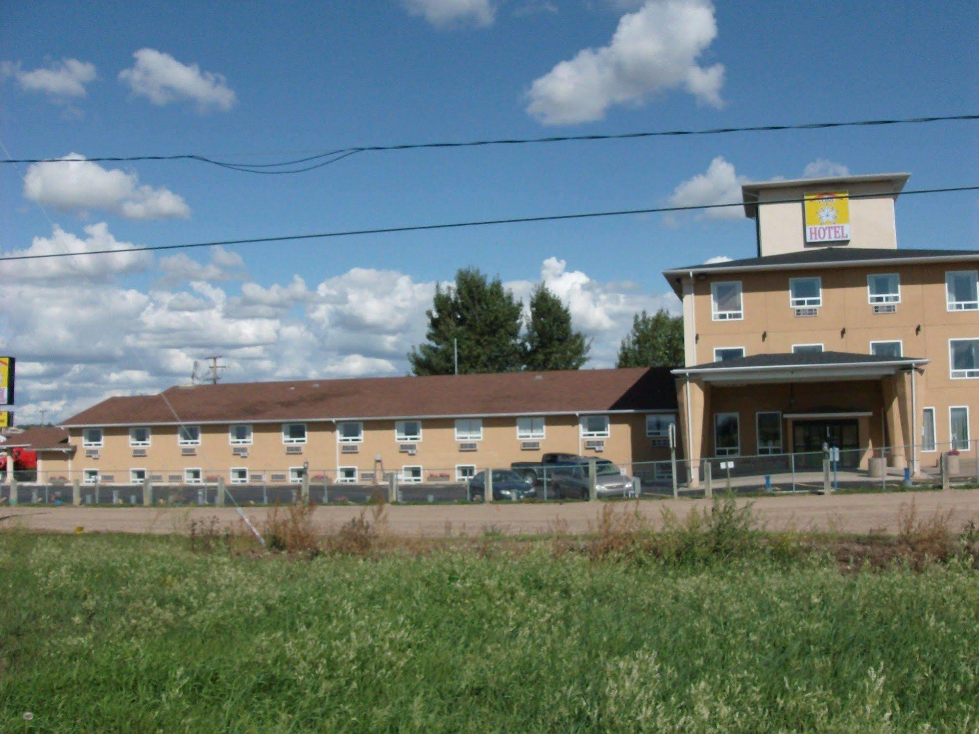 נורת' בטלפורד Lone Star Hotel מראה חיצוני תמונה