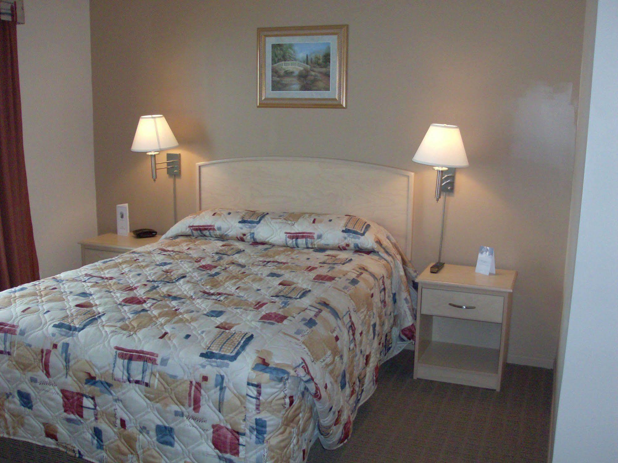 נורת' בטלפורד Lone Star Hotel מראה חיצוני תמונה